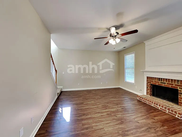 2923 Villa Lake Dr — Photo 9