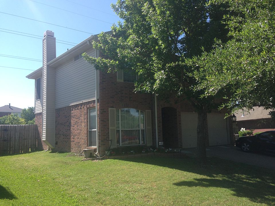 2nd image of 926 Santa Fe Dr