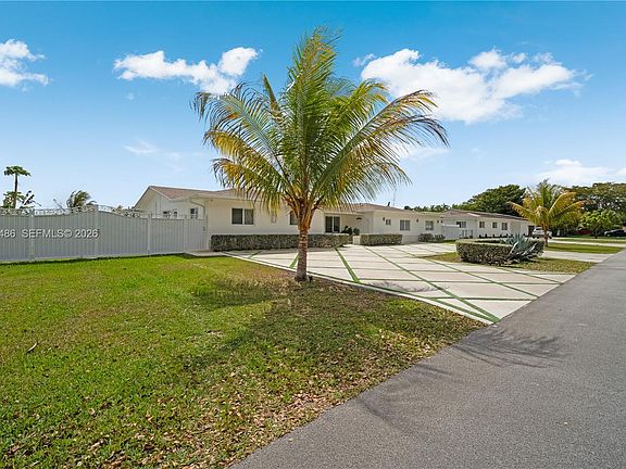 5th image of 11012 SW 117th St