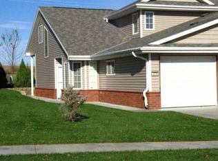 2218 Surfside Dr, Lincoln, NE 68528
