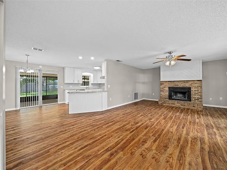 1820 SE 57th Ave — Photo 9