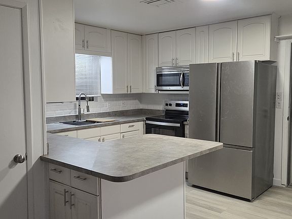 3rd image of 1246 W Elna Rae St