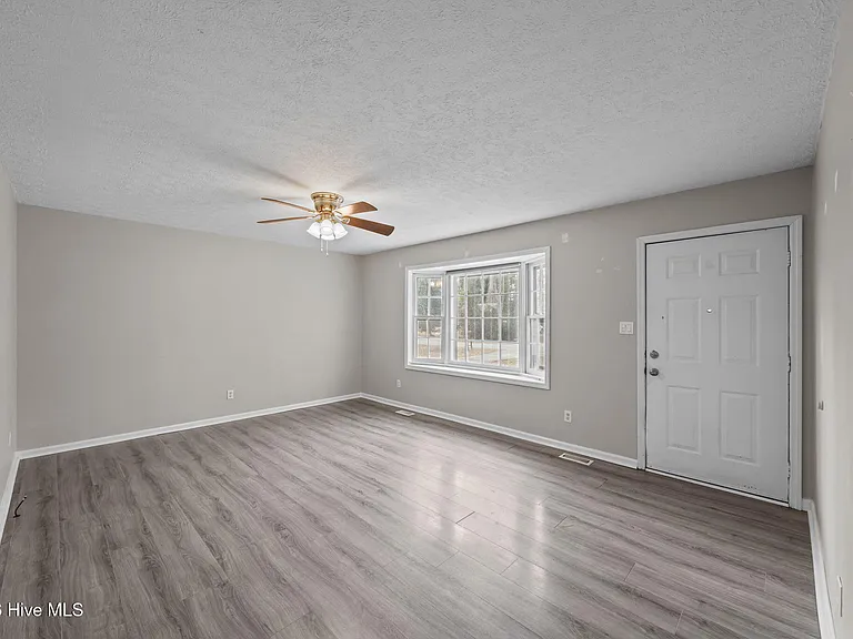 126 Woodland Dr — Photo 15