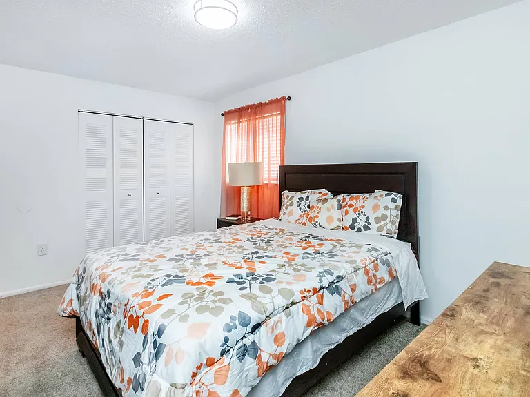 Urban Place Apartments — Photo 39