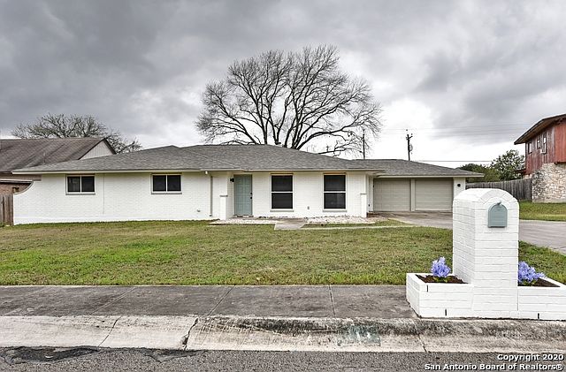 1st image of 113 Cotswold Dr