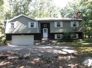 480 Huckleberry Hill Rd, Avon, CT 06001