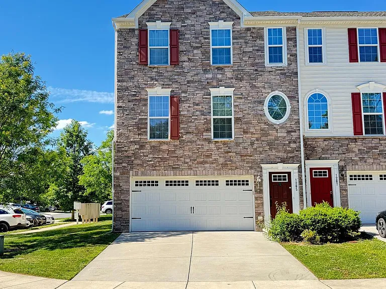 1285 Madison Ln — Photo 1