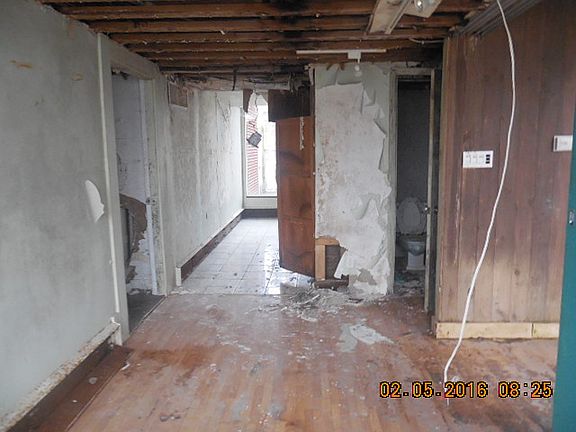 5th image of 7 Thorn Creek Dr