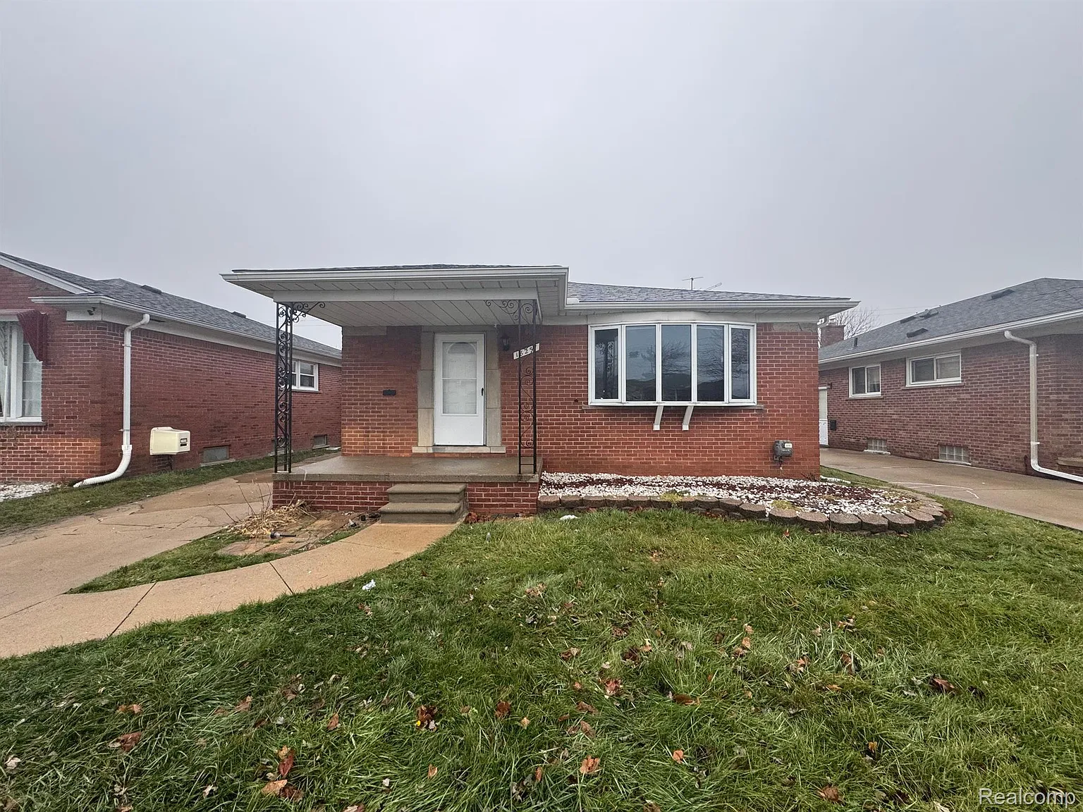 18257 Empire Ave photo 1