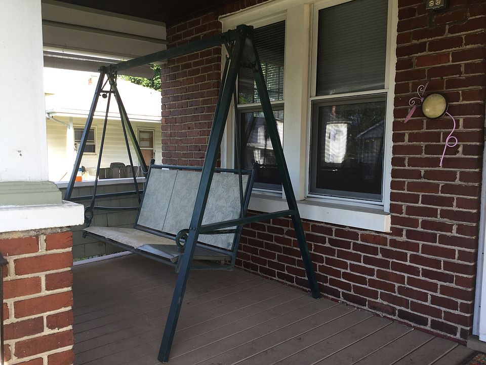 1st image of 1007 Stewart Ave SE