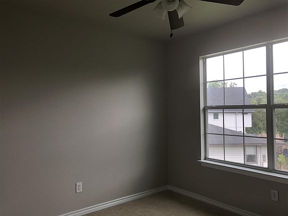 3rd image of 1228B Eleanor St