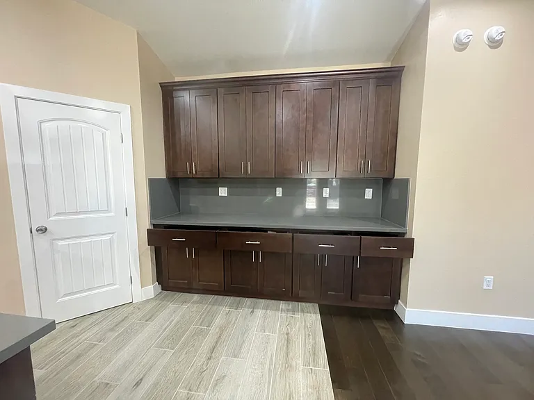 17515 Live Oak St — Photo 27