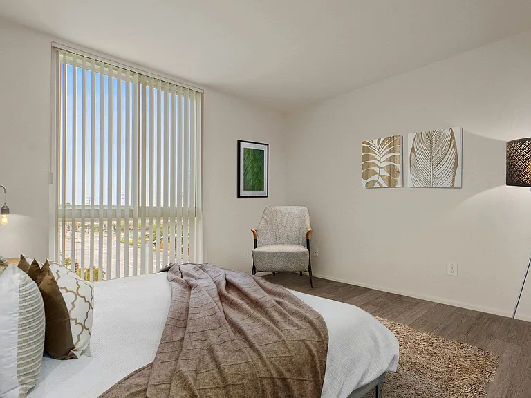 Park Overland Apartments — Photo 16