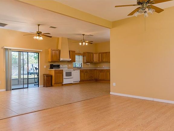 4th image of 27209 White Water Ln