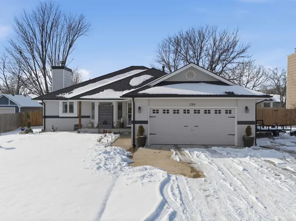 135 Chapel Dr, Andover, KS 67002