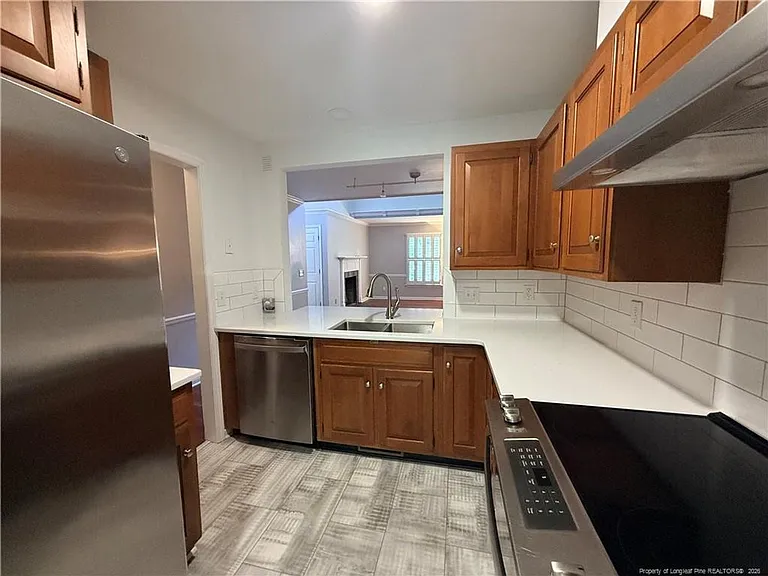 155 S Ashe St — Photo 6