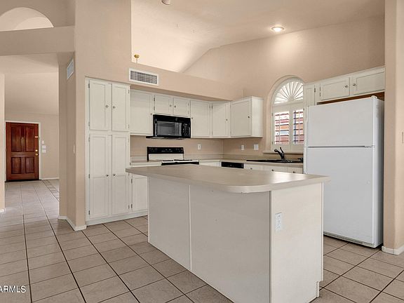 4th image of 1631 W WINCHESTER Way