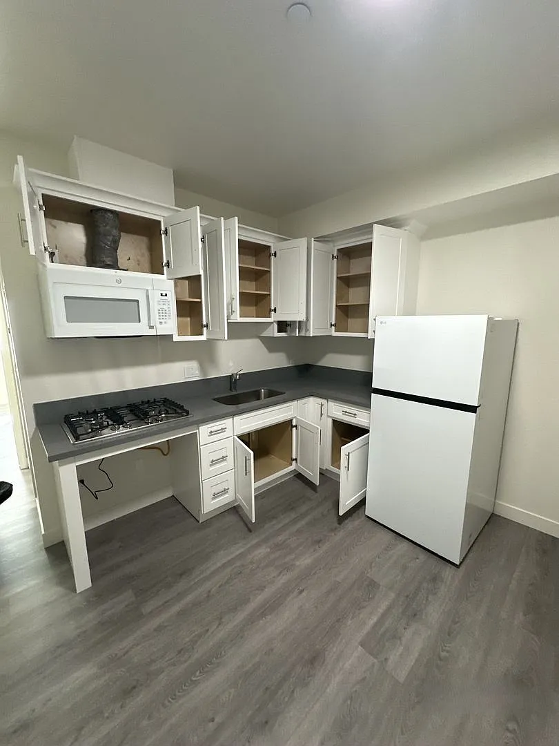 1 bed, 1.0 bath, $2,289 — Photo 2