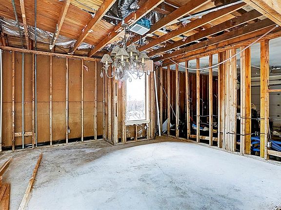 5th image of 407 Bayou Cove Ct