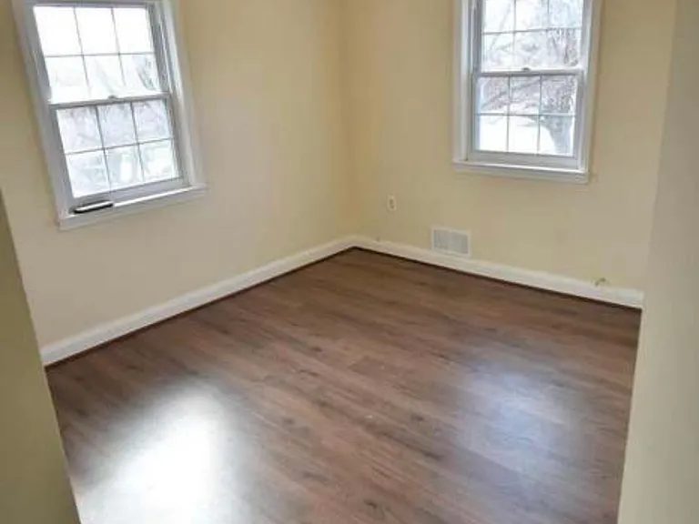 1237 Walker Ave — Photo 3
