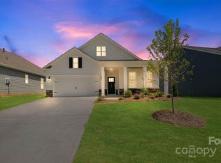 58 Silverthorne Ct, Hendersonville, NC 28792