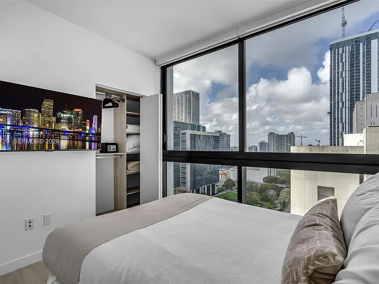 225 N Miami Ave #1701 — Photo 14