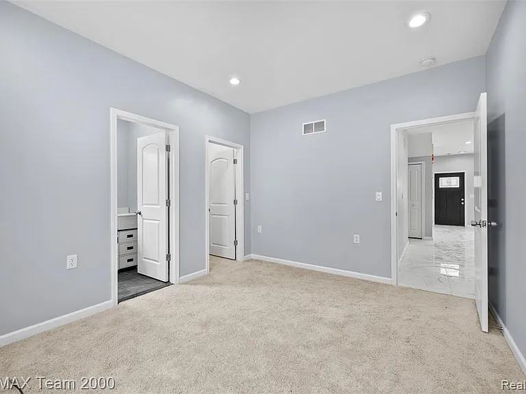 3330 Woodside St — Photo 12