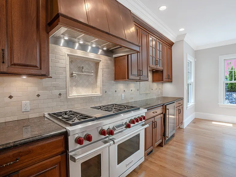 52 N Border Rd — Photo 10