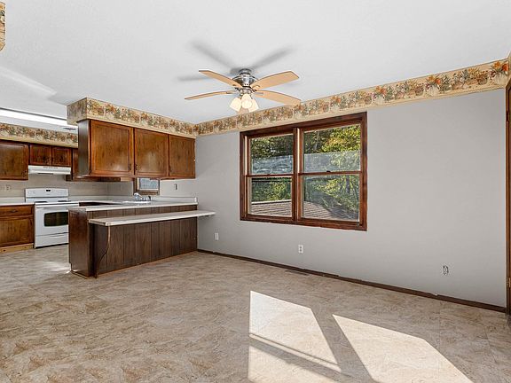 4th image of 1316 N Paradise Dr