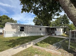304 E Monroe Ave, Casey, IL 62420