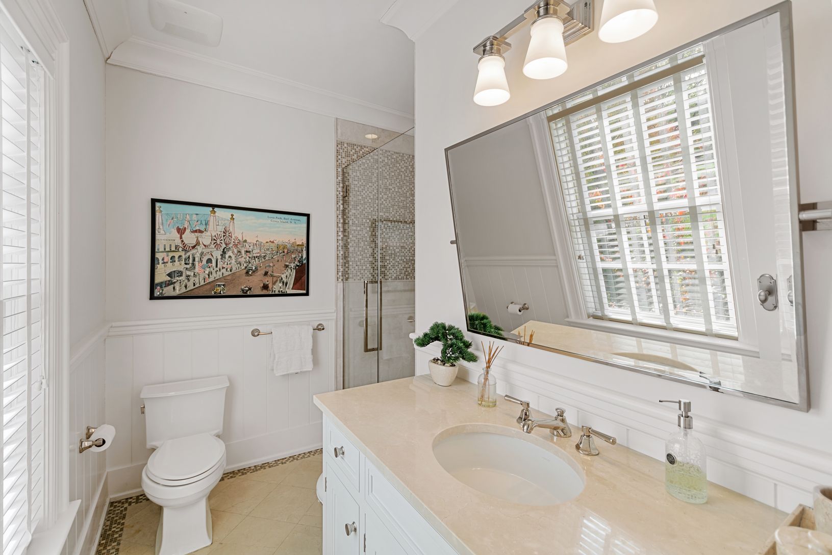  Twin bedroom full bath