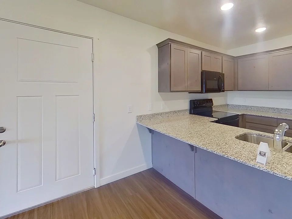 2nd image of 784 E 500 S Unit 202
