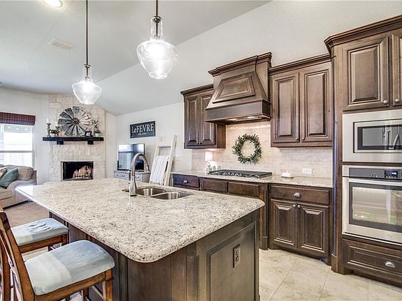 3rd image of 4302 Mimosa Dr
