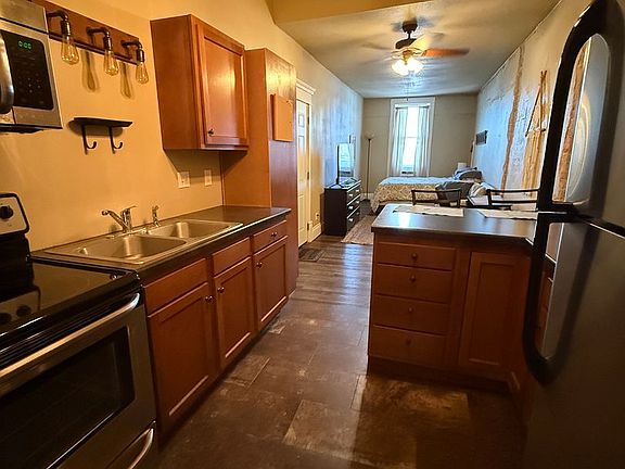 2nd image of 1117 Superior Ave