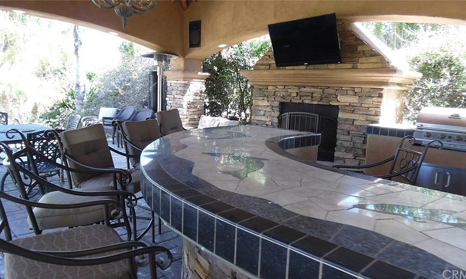 2nd image of 928 Randall Ranch Rd