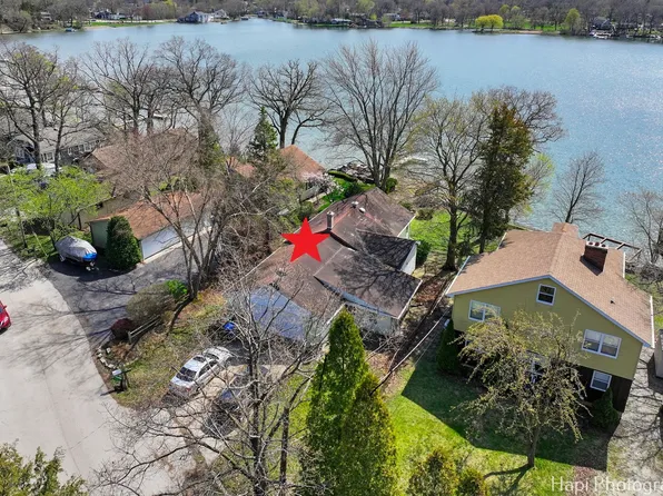 33574 N Lake Shore Dr, Grayslake, IL 60030