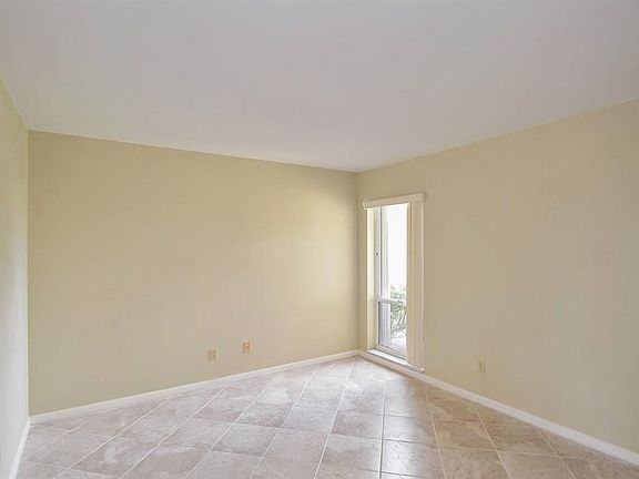 5th image of 3375 SW Villa Pl