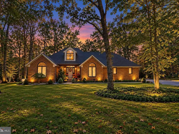 1 Oak Leaf Dr, New Egypt, NJ 08533