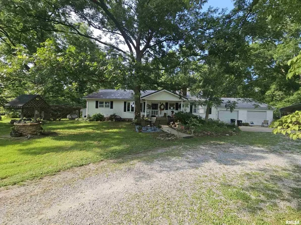 9758 E Richview Rd, Mount Vernon, IL 62864