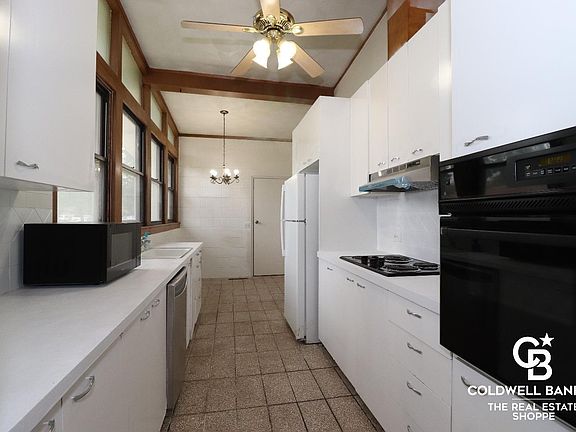 2nd image of 1210 N Belmont Pl