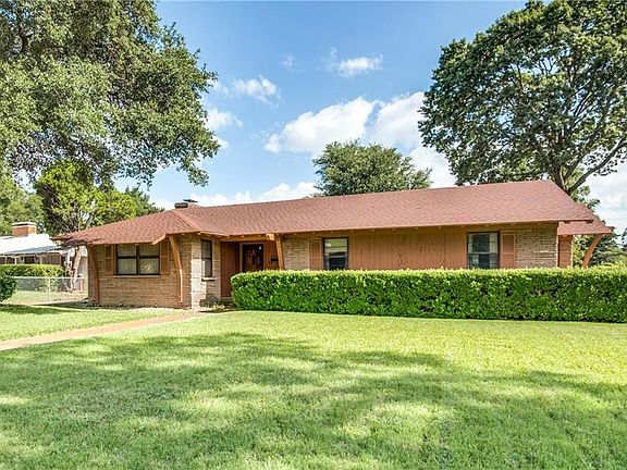 3rd image of 2837 Southwood Dr