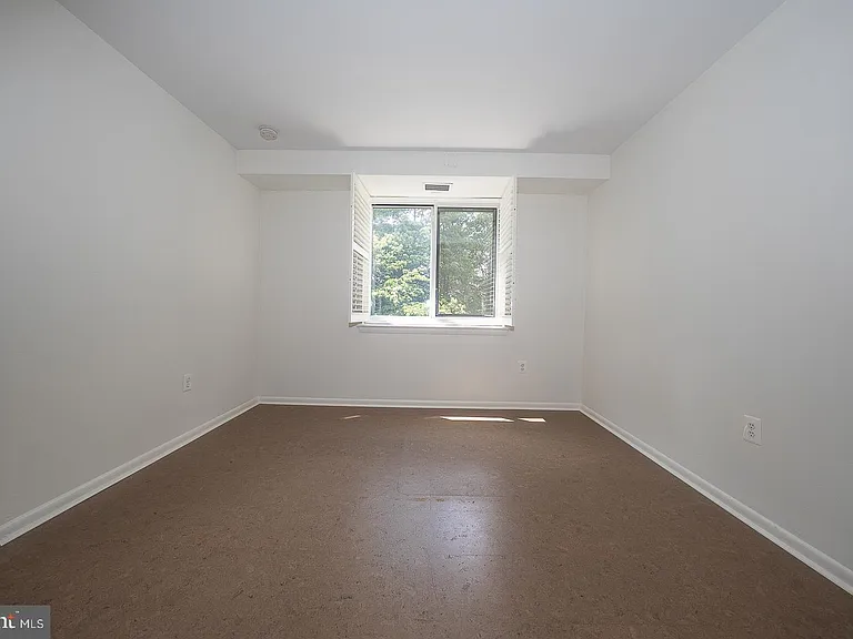 1640 Oakwood Dr #W-216 — Photo 32