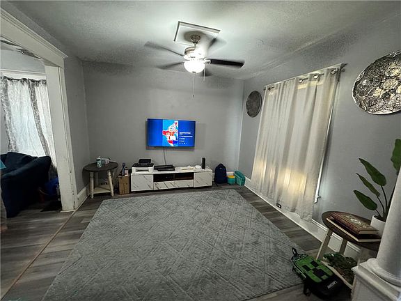 3rd image of 946 S 24th St