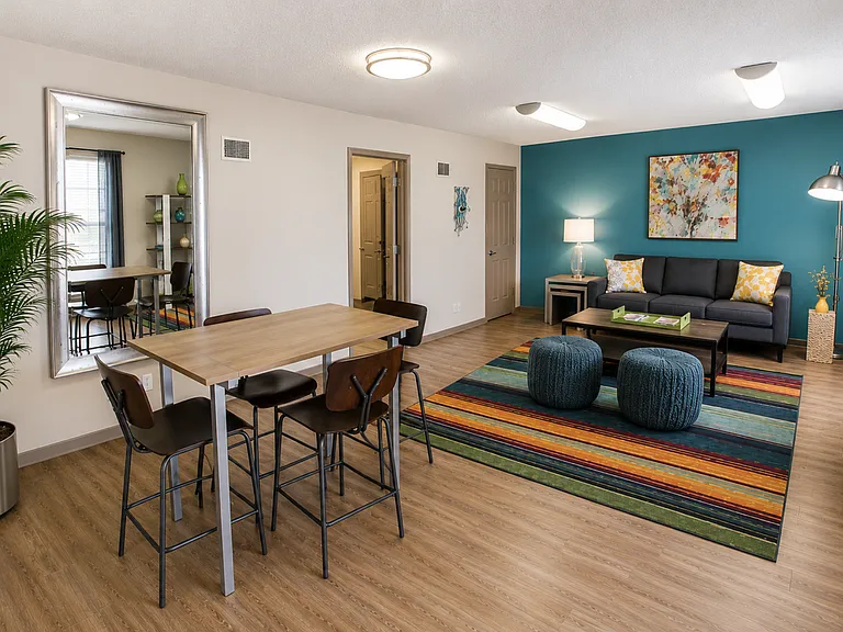 Lenexa Crossing Apartments — Photo 7