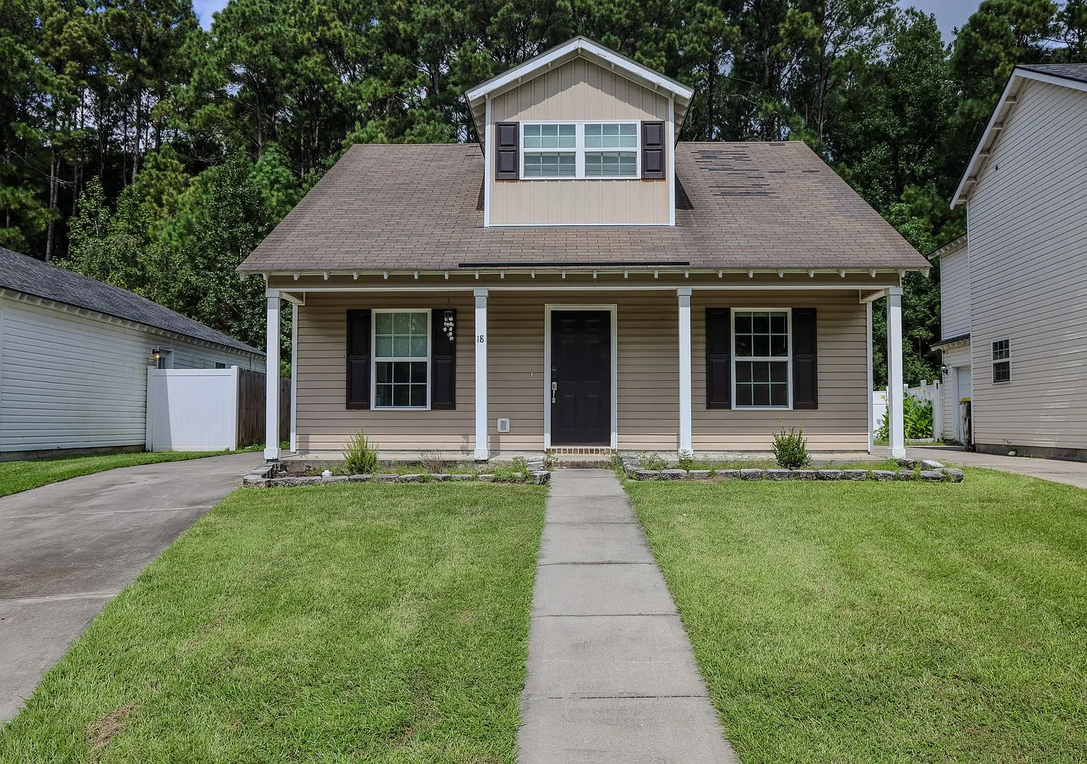 Bradley Pointe — Photo 1