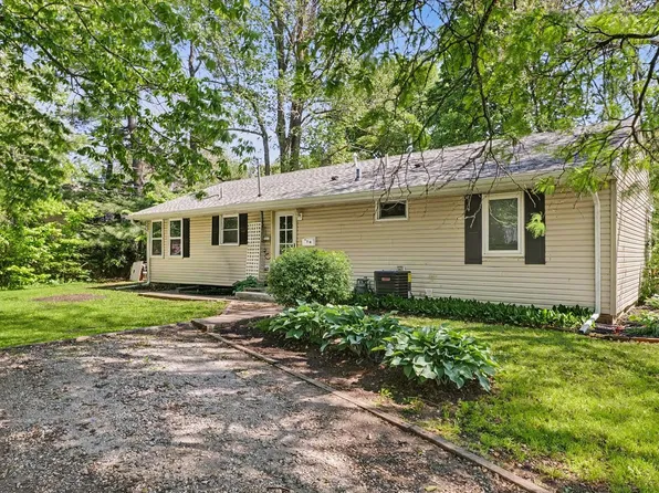 7 Shuman Cir, Urbana, IL 61801