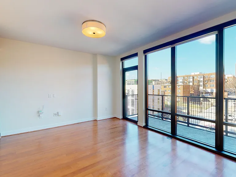 Capitol View on 14th — Photo 45