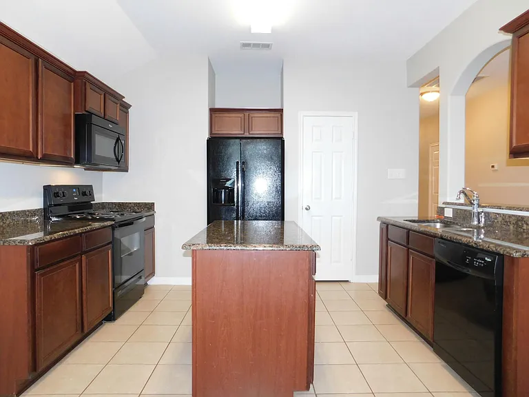 101 Kincaid Dr — Photo 8