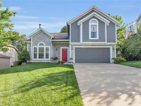 17613 W 112th St, Olathe, KS 66061