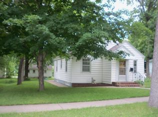 305 E 6th St, Morris, MN 56267